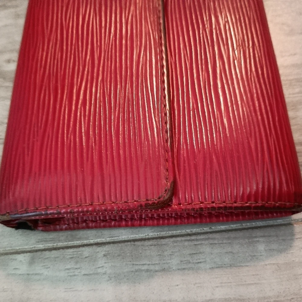 Louis Vuitton Sarah leather wallet red